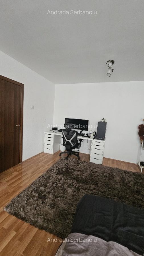 Închiriez apartament 120 mp - 2