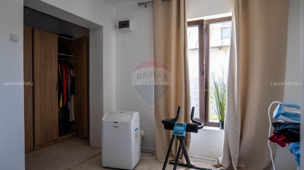 Vanzare vila si spatiu comercial, cu gradina si garaj-zona Corbii Mari - 6 Vanzare vila si spatiu comercial, cu gradina si garaj-zona Corbii Mari - 6