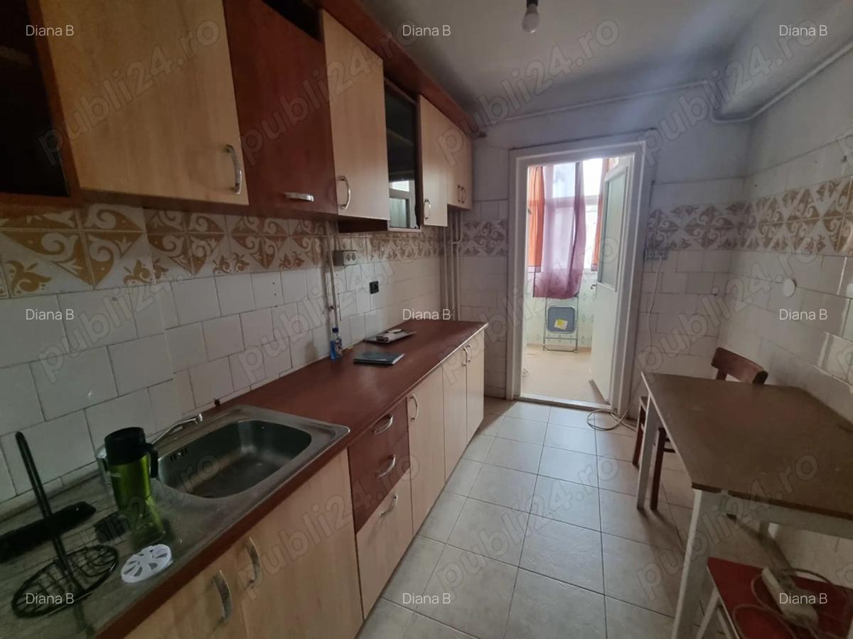 Inchiriez apartament 3 camere - 8
