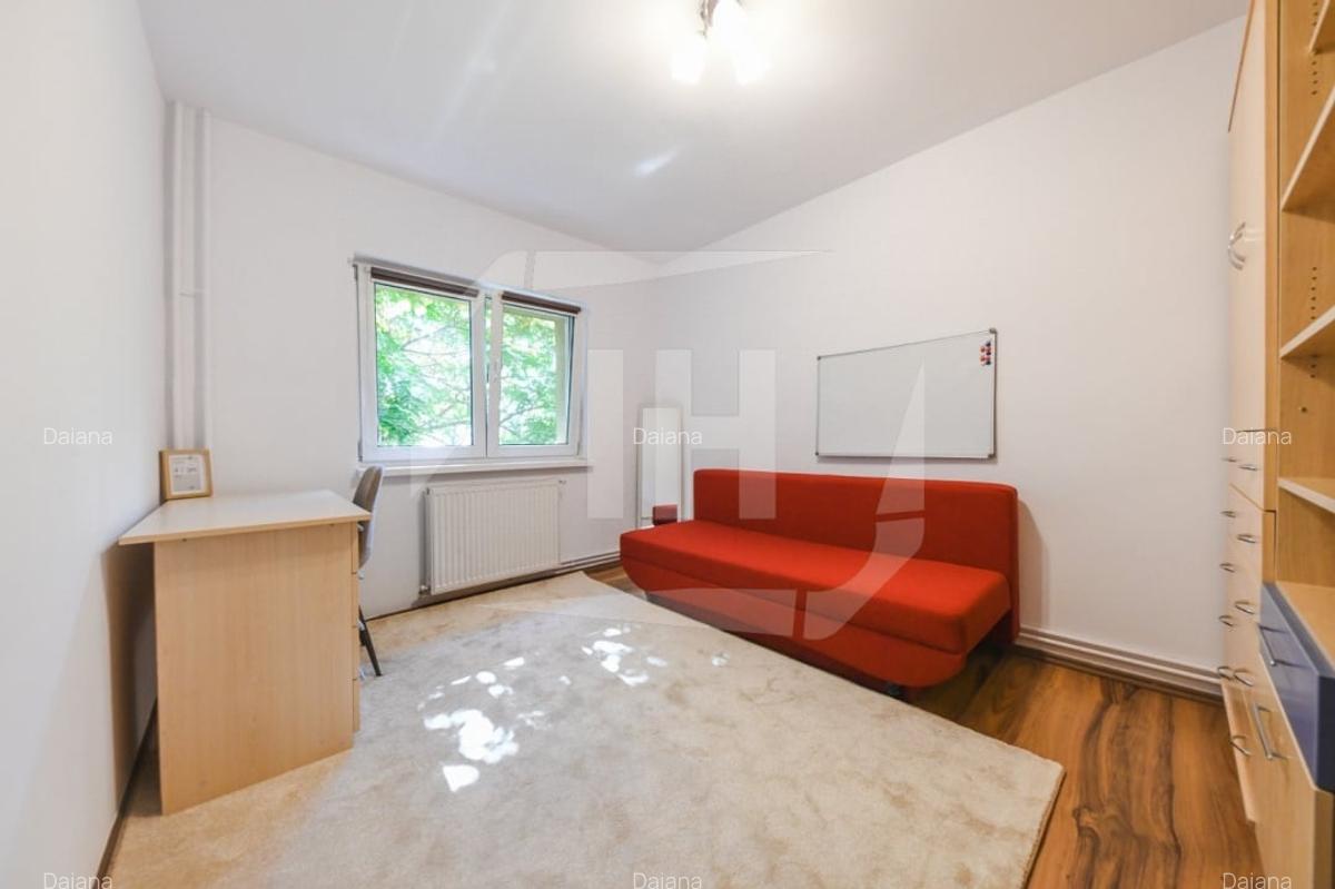 Apartament 4 camere, 2 bai, decomandat, cu parcare, zona Nicolae Titulescu - 2