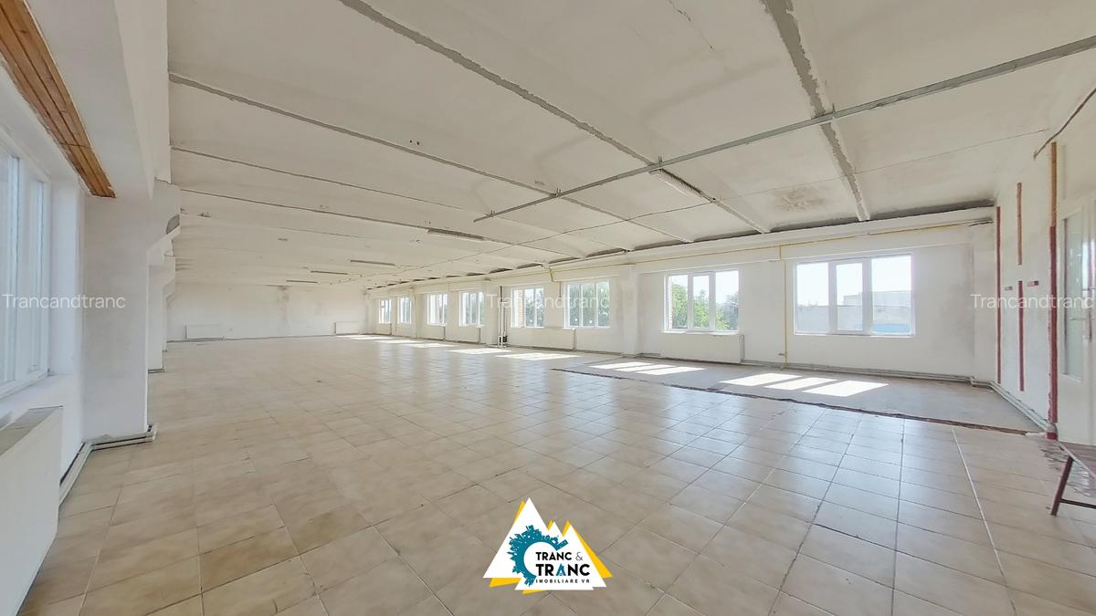 Clădire împunătoare de 540 mp pe 2 nivele în Sânnicolau Mic - 13