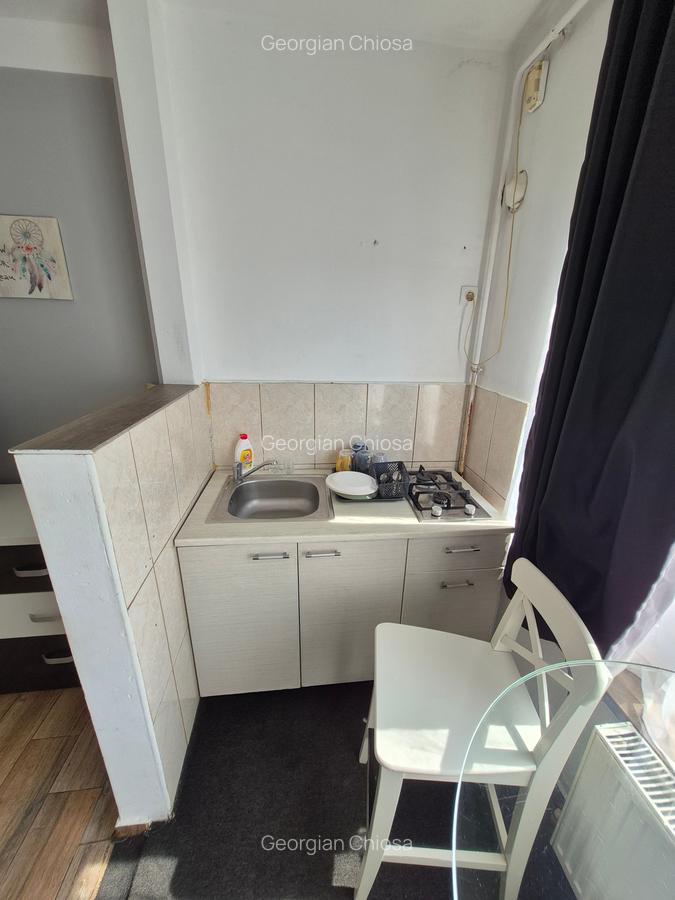 2 Cam-Aradului-3 Min Iulius Town--Mobilat-Centrala-Balcon--Aer conditionat-54 MP - 13