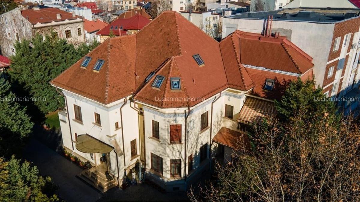De Vanzare! Vila Exclusivista in zona Unirii - 1