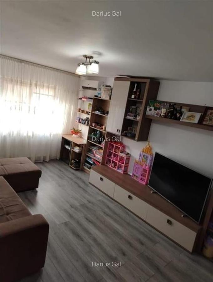 Apartament cu 3 camere decomandat în Decebal - 5