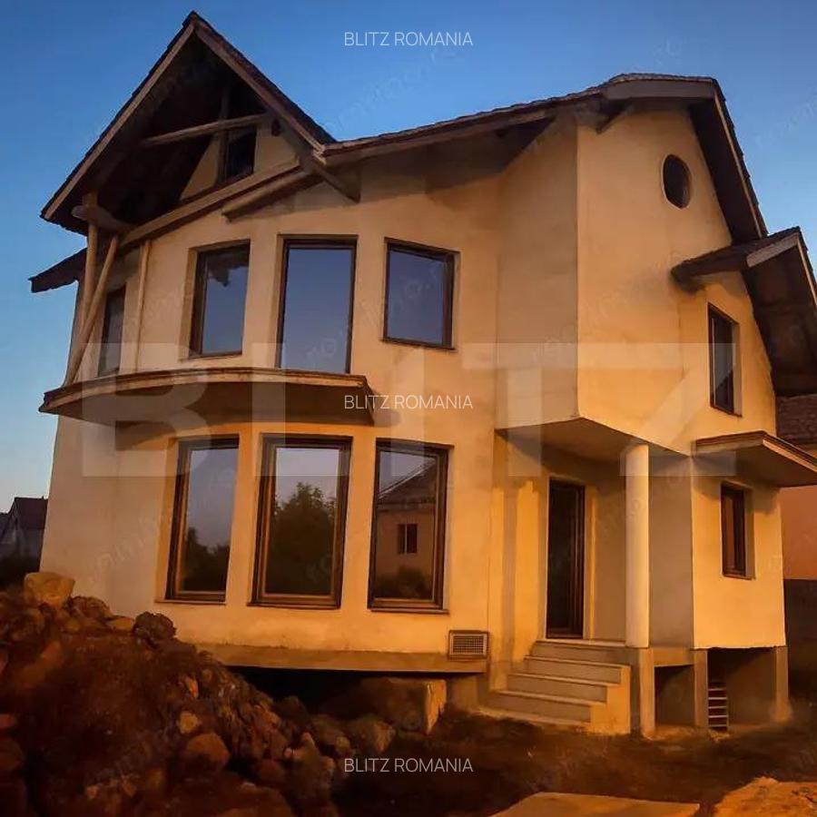 Casa de vanzare, cu 6 camere, 163 mp, zona Cetate - 1