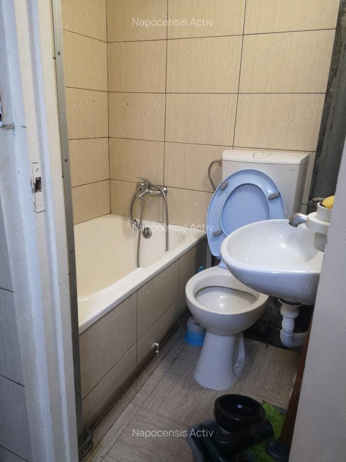 Dau in chirie garsoniera la parter Dambu rotund zona Autogar - 1