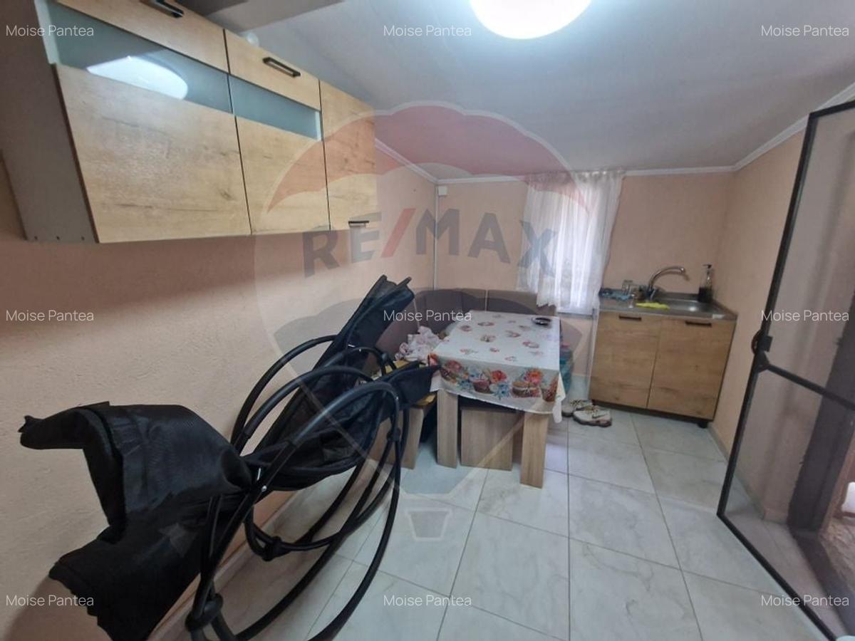 Apartament spatios la curte 2 dormitoare Salonta str. Republicii - 21