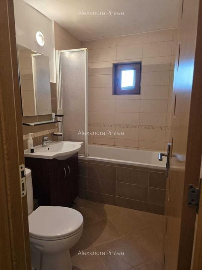 Apartament 3 camere, etaj 3, decomandat, 2 baie, Plopilor - 6