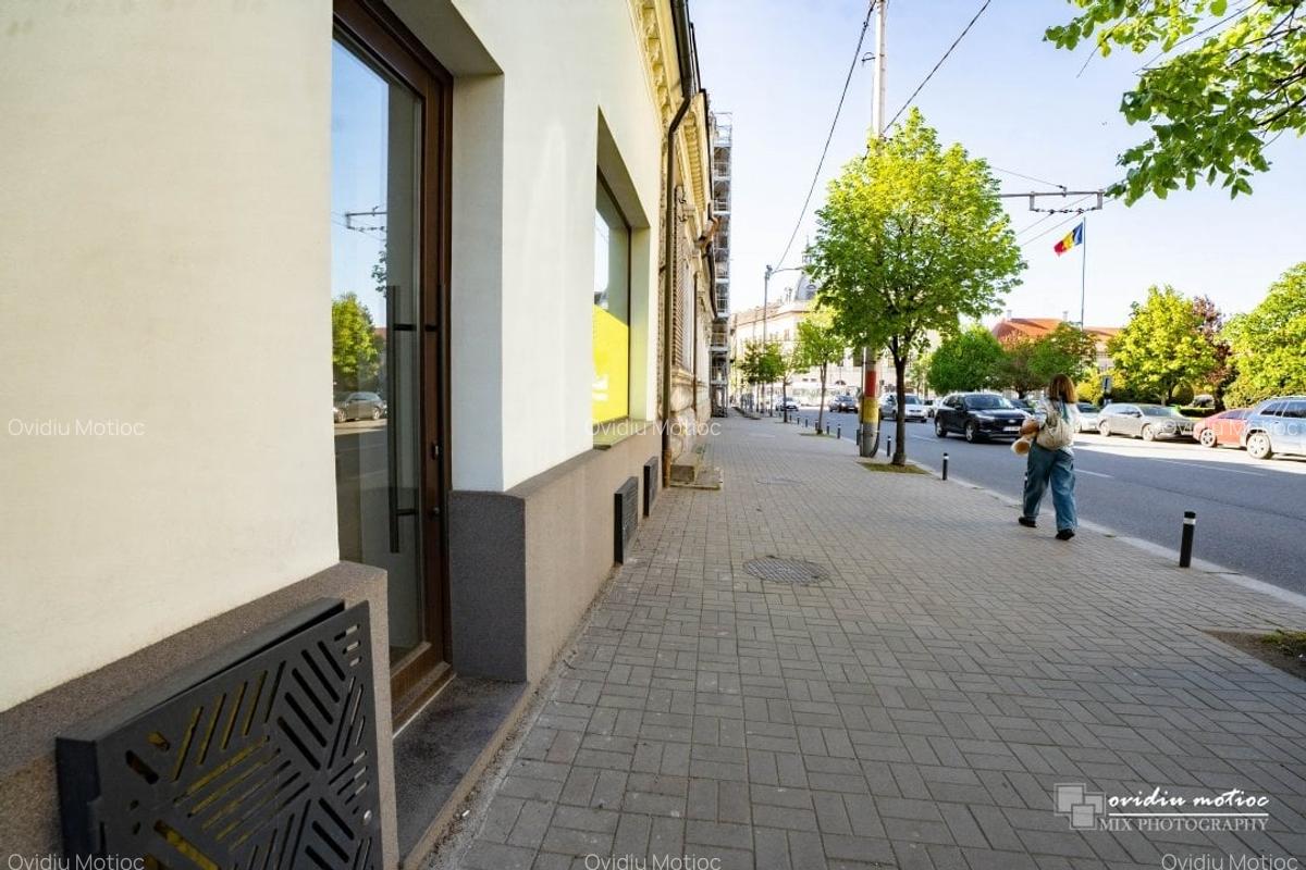 Spatiu comercial cu vitrina, ultracentral - 1