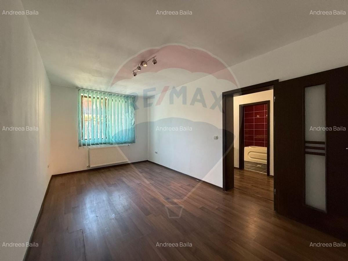 CASA  cu 5 camere de vanzare in Selimbar - 4
