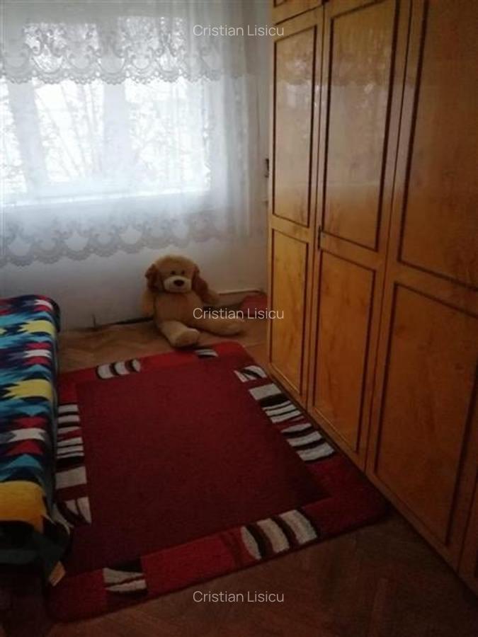 Apartament cu 3 camere spatios decomandat zona Sagului - 7