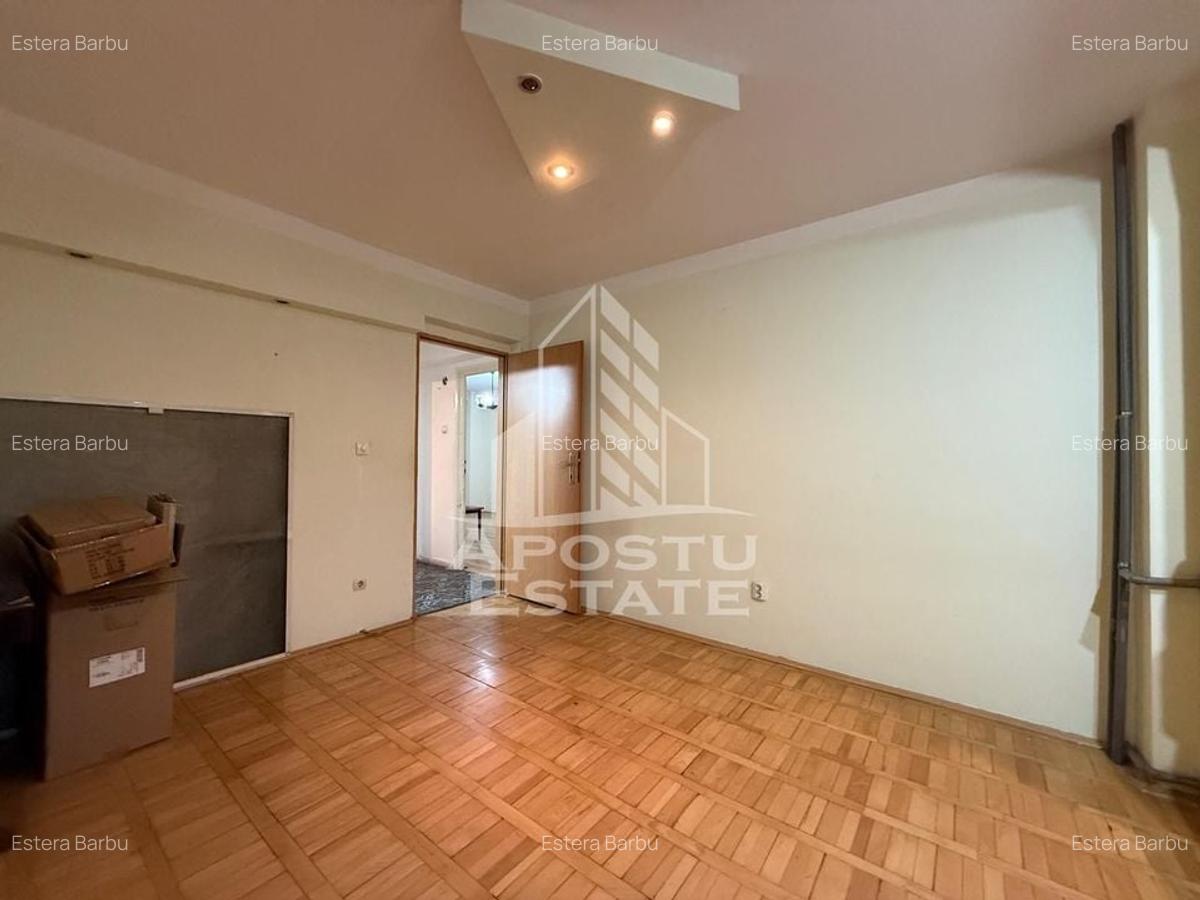 Apartament 3 camere, ultracentral, etaj intermediar - Preț avantajos! - 1