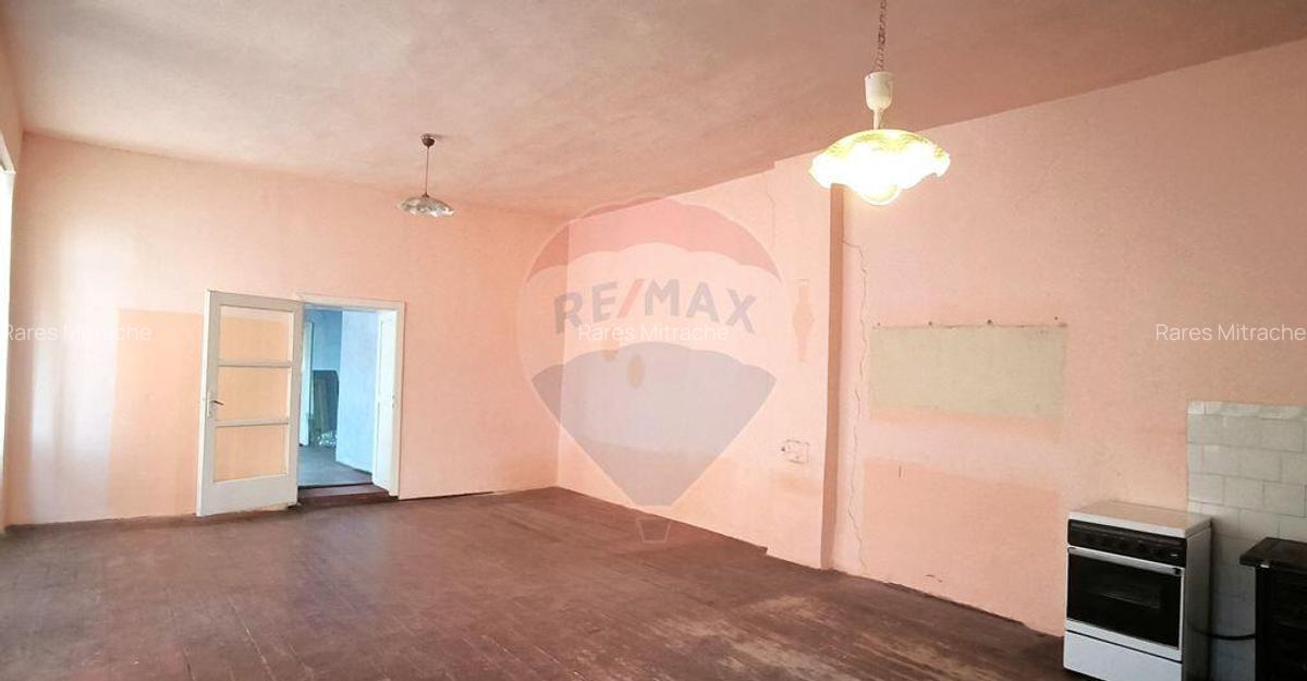 Casa cu istorie in inima Dumbraveniului 15 min. de... - 14