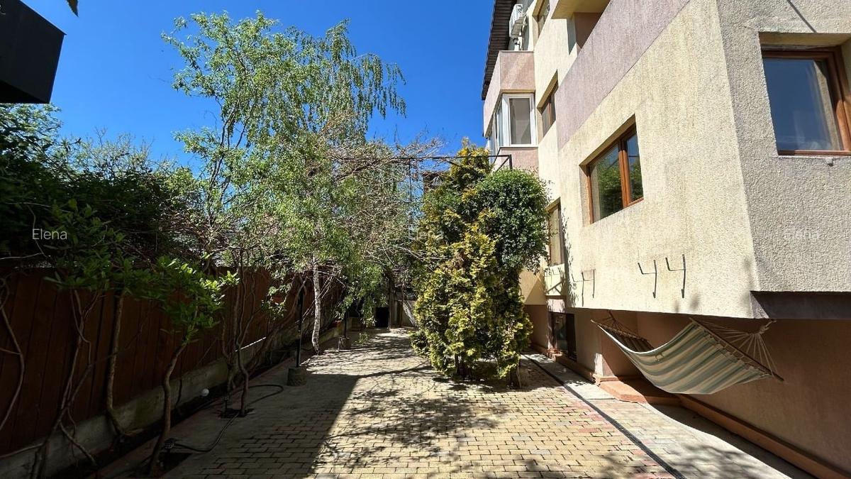 Apartament mobilat si utilat 135 mp,gradina, beci ,3 locuri parcare- 179 000 E - 15