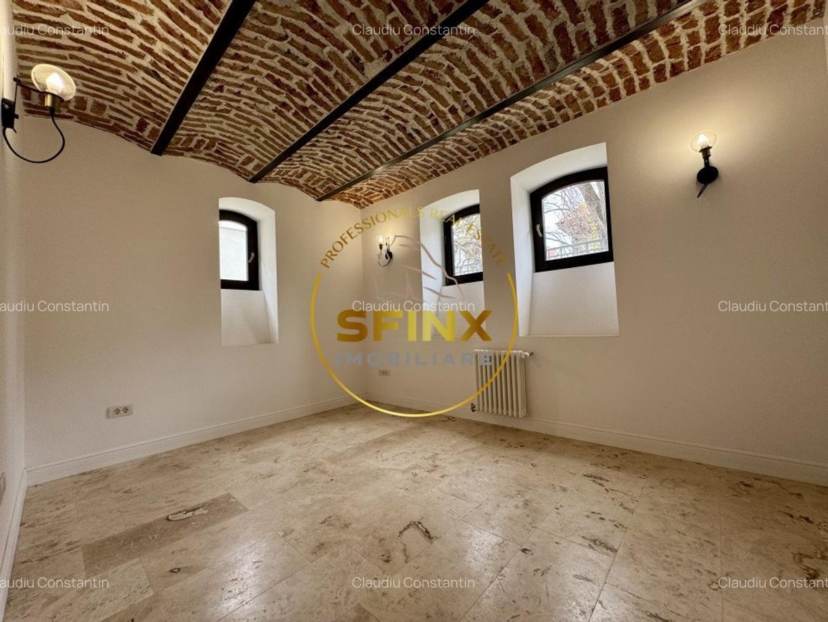 Vila monument 650 mp consolidata si renovata integral in Capitale - 16