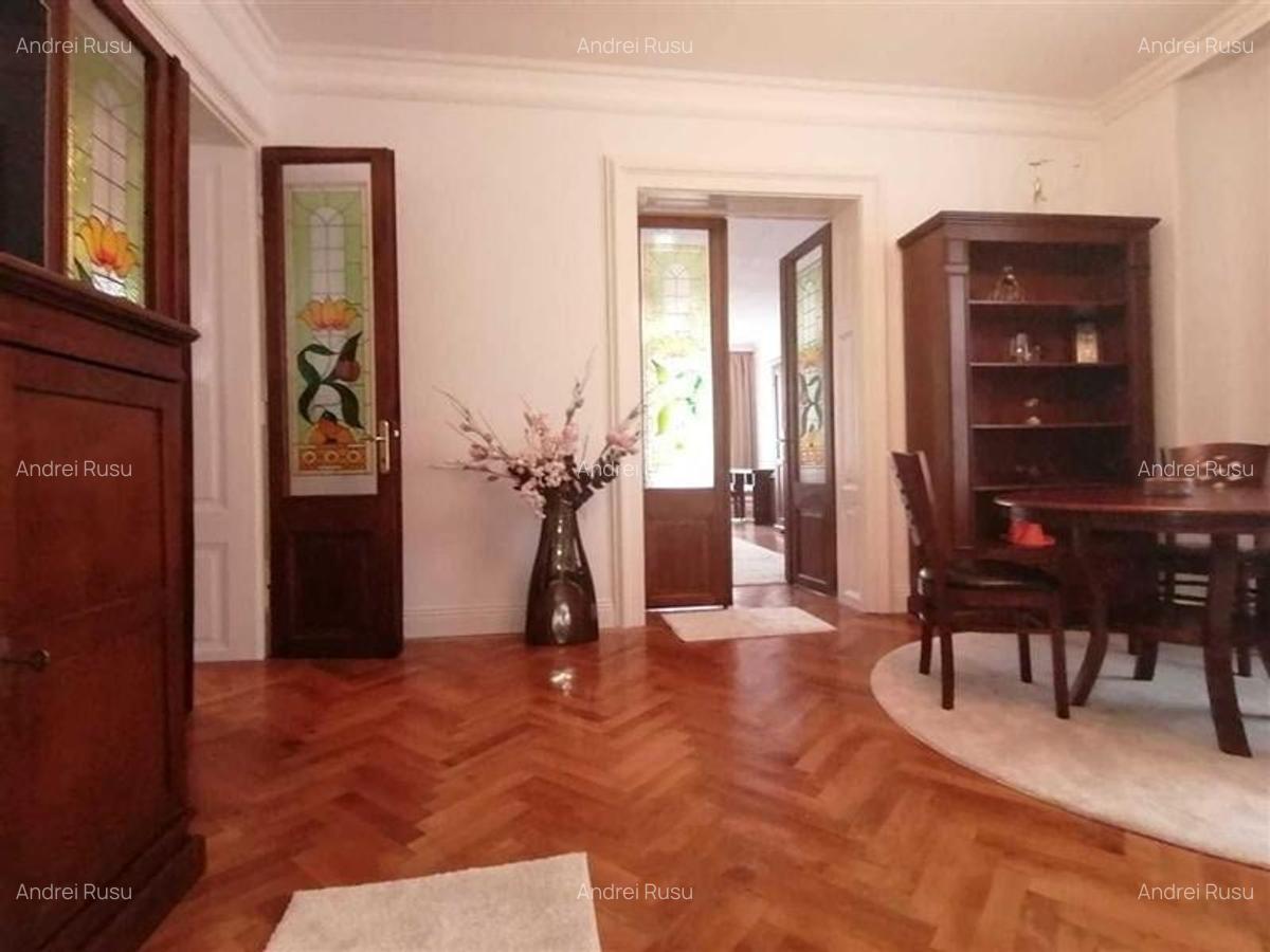 Apartament cu 3 camere decomandat în Centrul Istoric - 4