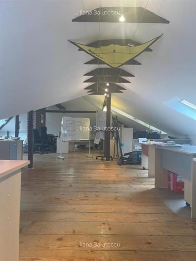 Mansarda primitoare, open space 153 mp, intr-o cladire de birouri, curte - 3 Mansarda primitoare, open space 153 mp, intr-o cladire de birouri, curte - 3