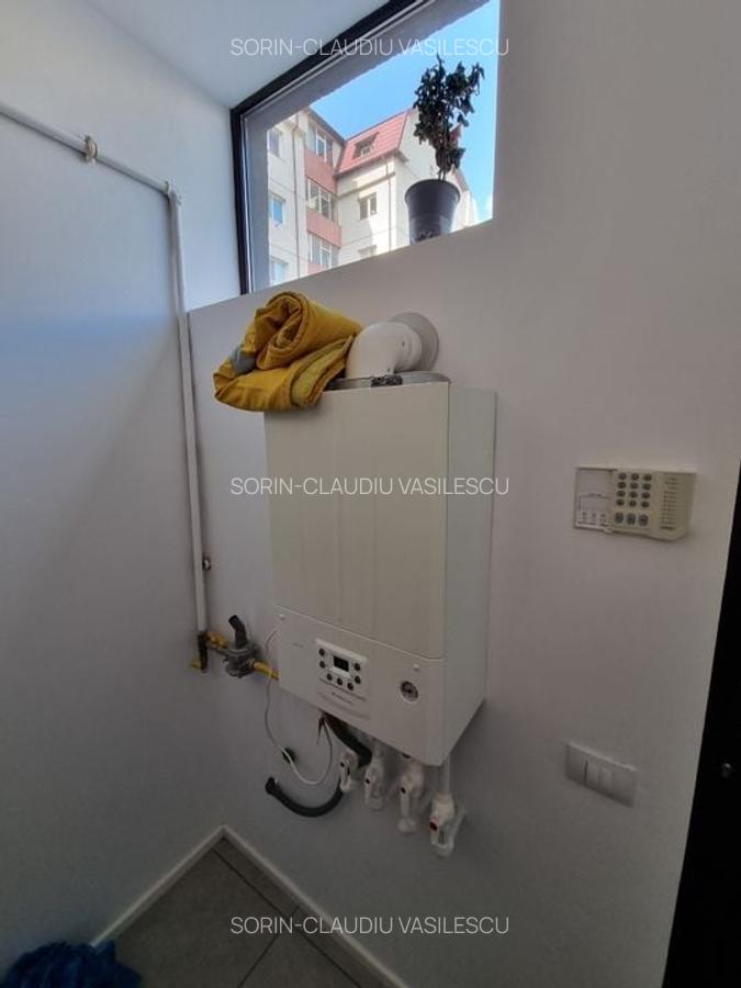 Poarta 6-spatiu comercial finisat modern cu 2 intrari - 25