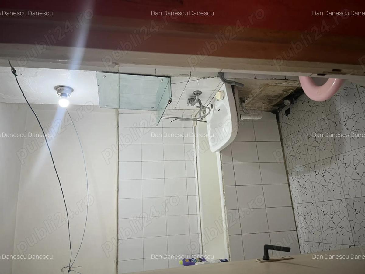 Vind apartament 2 camere zona Mall 9 mai - 6