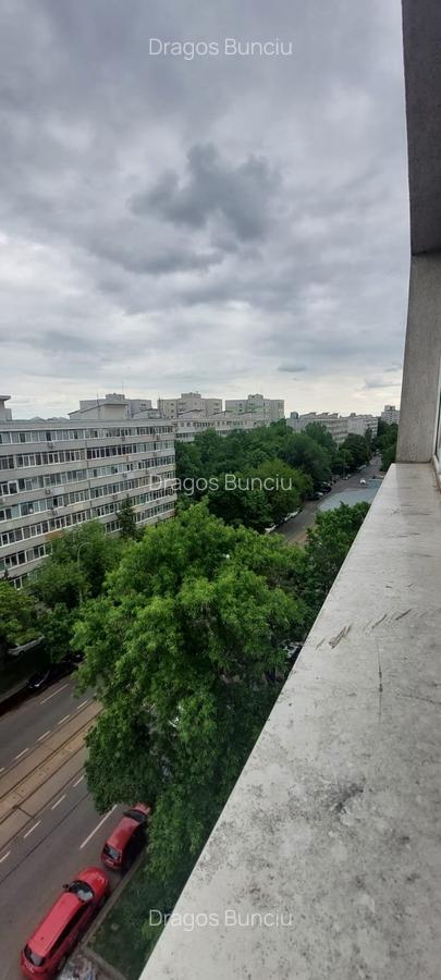 Apartament cu 3 camere semidecomandat, mobilat în 1 Mai - 16