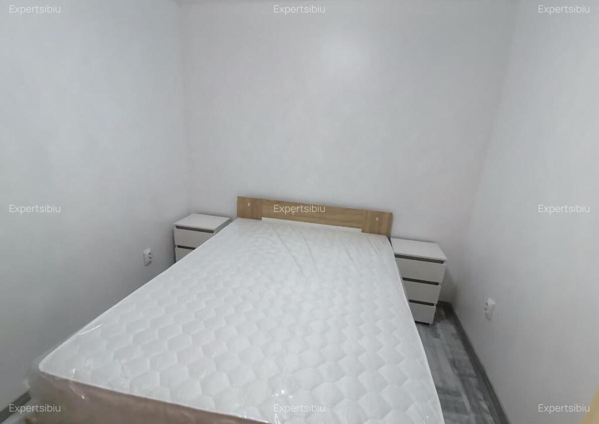 INCHIRIEZ apartament 1 camera la casa,renovat,zona Centrala - 2