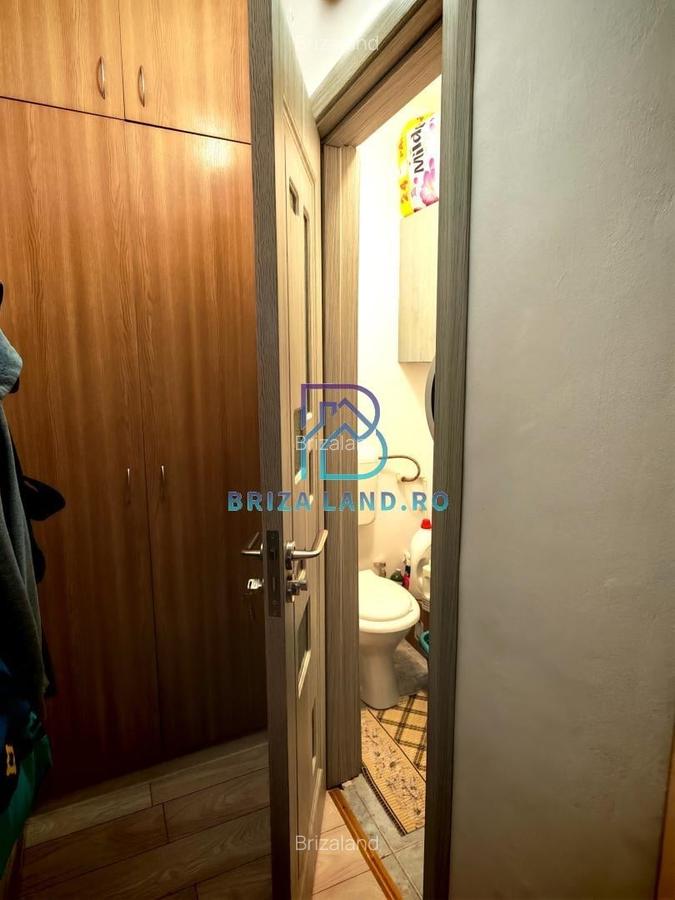 Doamna Ghica, bloc 2002, etaj 3/4, decomandat, doua bai - 16