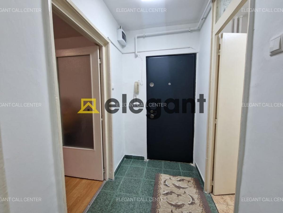 Garsoniera decomandata, etaj 1, centrala, Brazda-Spiru Haret - 8