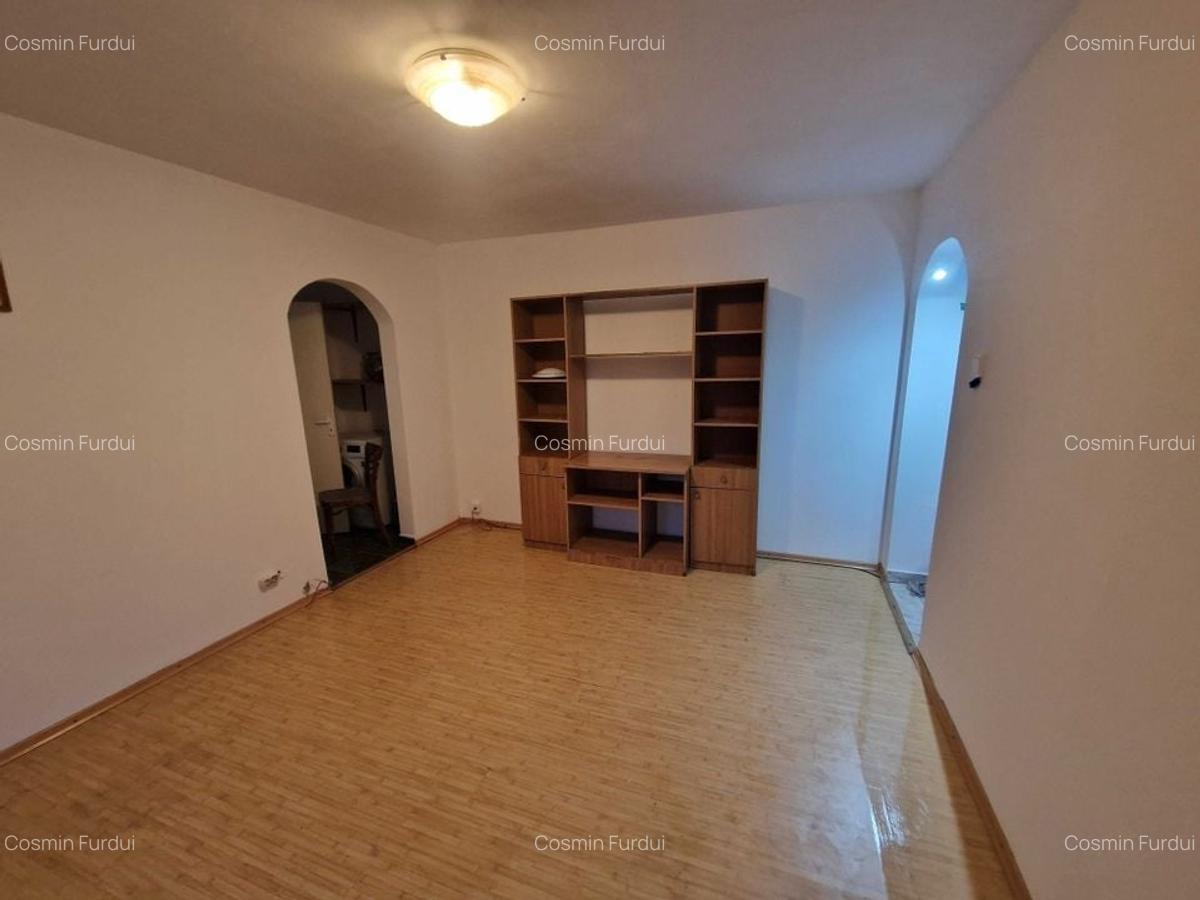 De inchiriat apartament 2 camere , Piata Resita Sector4 - 3