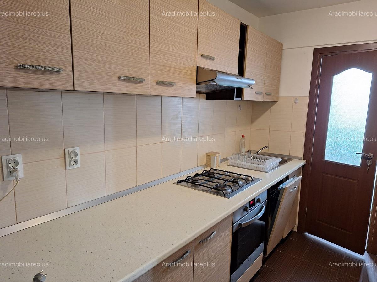 Inchiriez apartament cu 3 camere zona Garii - 13