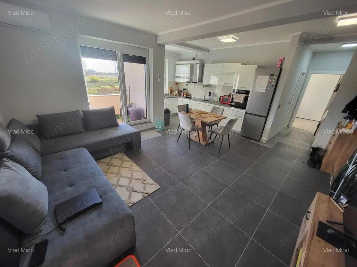 Langa Lidl. Asfalt. Bloc Nou. Mobilat si Utilat - 1 Langa Lidl. Asfalt. Bloc Nou. Mobilat si Utilat - 1