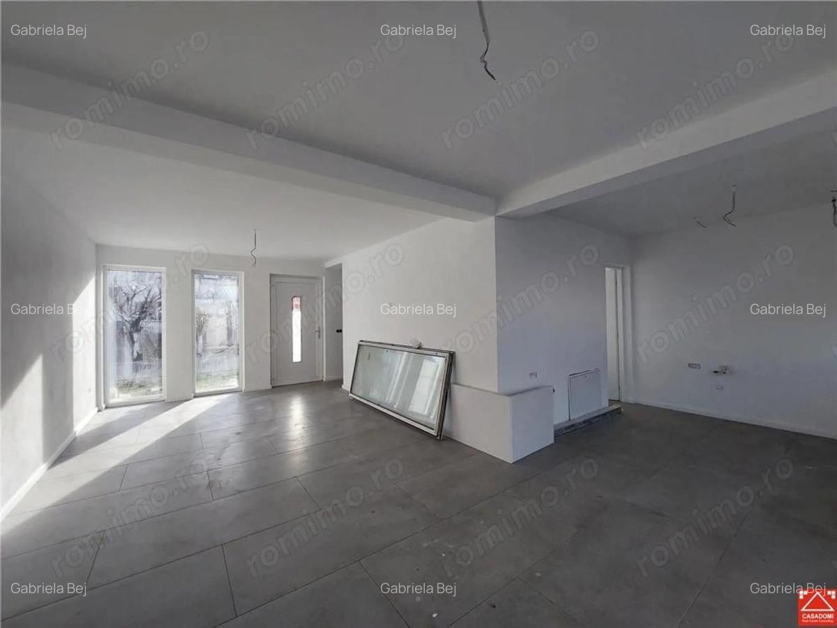 Casa noua cu piscina in Fantanele - 9