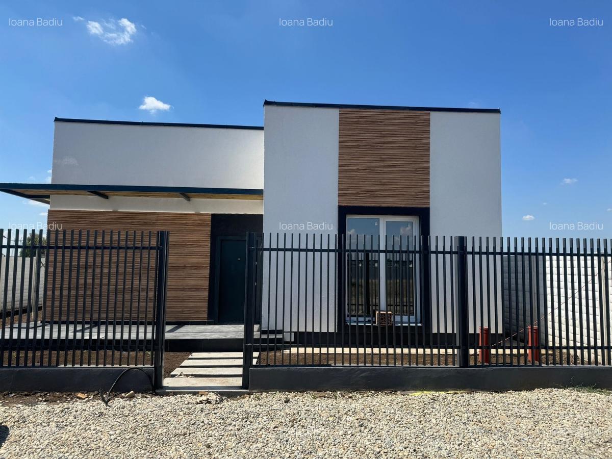 Casa individuala - 4 camere - 2 bai - 440mp teren - 3