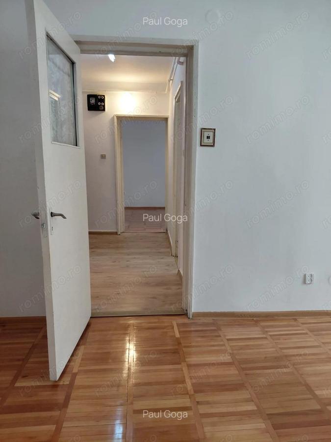 Apartament 2 camere Port, etaj 1/4 3 balcoane, centrala, geam la baie - 3