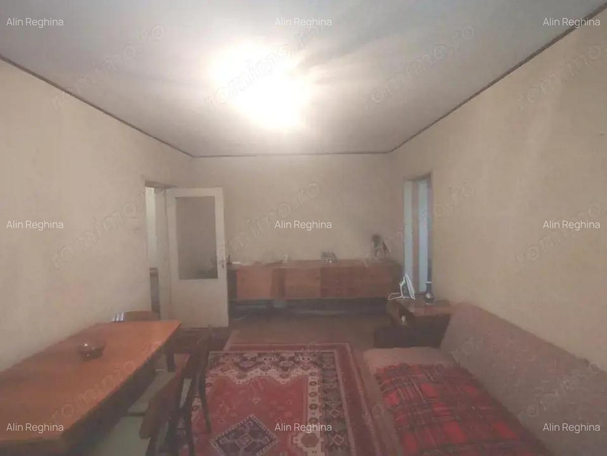 Apartament semidecomandat etaj 1 - 3