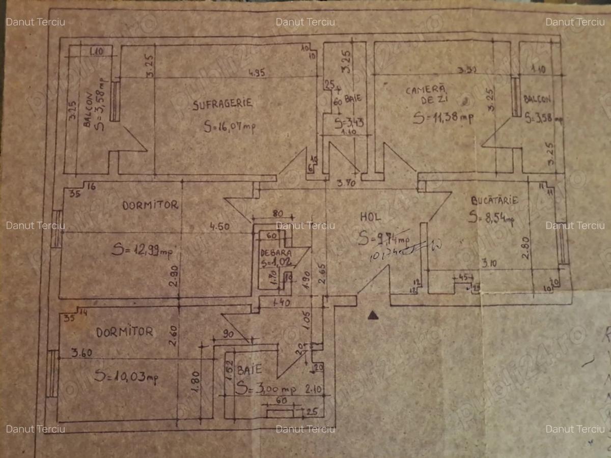 Vand schimb cu 1, 2 cam. parter - apartament 4 cam, et.3, ultracentral Bucecea, 68.900 euro neg. - 1