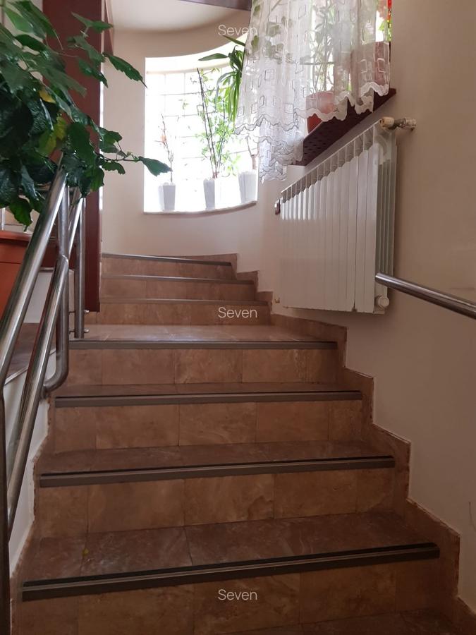 Vila S+P+E+M - zona Km. 5 - 450.000 euro(Cod E7) - 11