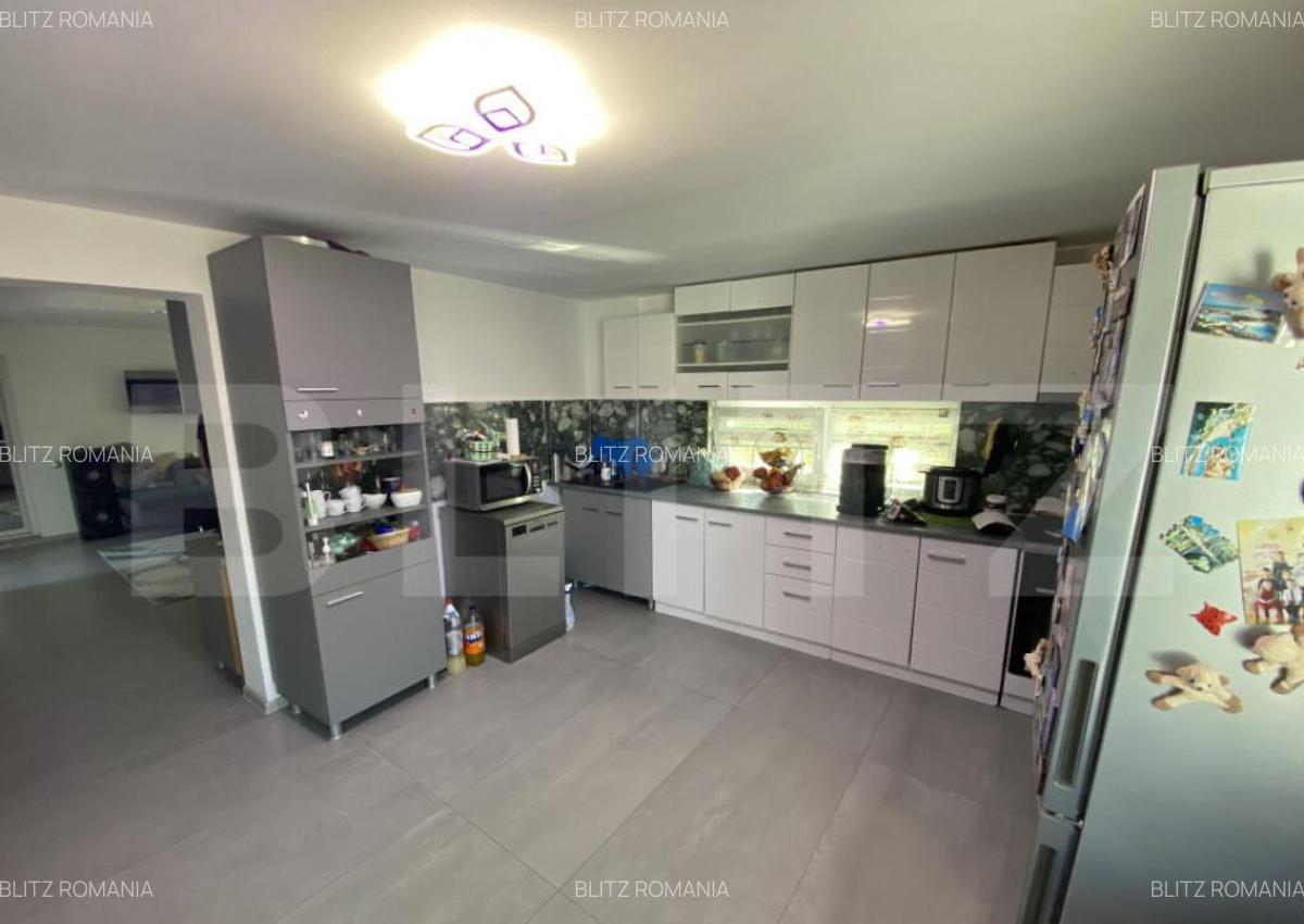 Casa familiala in suprafa?a de 196 mp in localitatea Po - 15