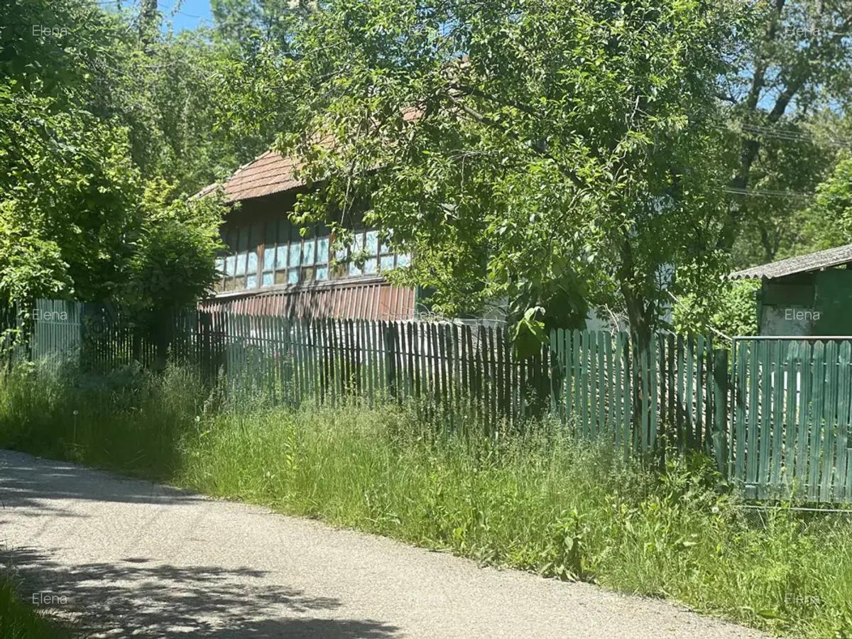 Casa ?i teren de vinzare - 1