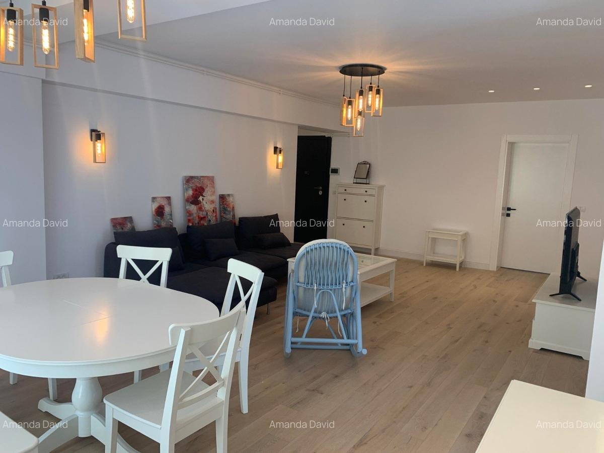 Apartament cu 3 camere semidecomandat în P-ța Victoriei - 4