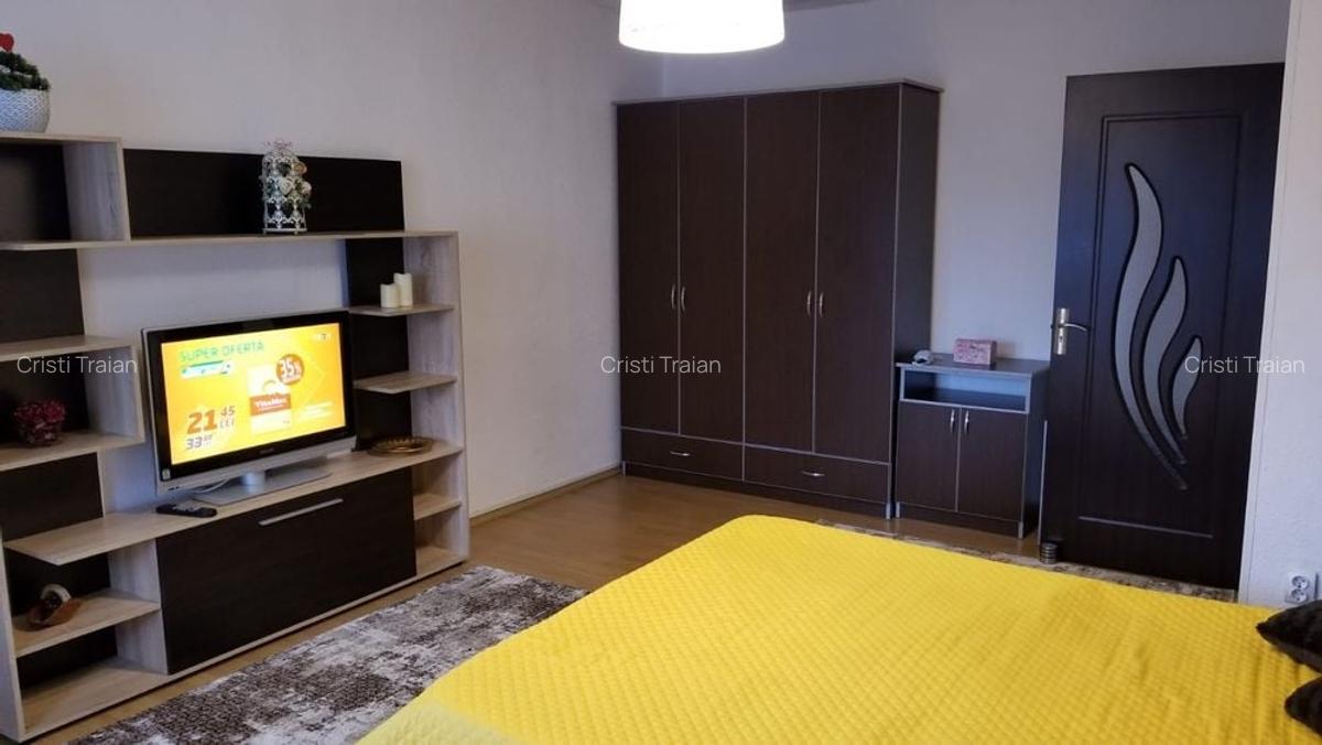 Garsoniera Vitan - Mall, 10 minute de metrou, mobilata si utilata modern, libera - 3