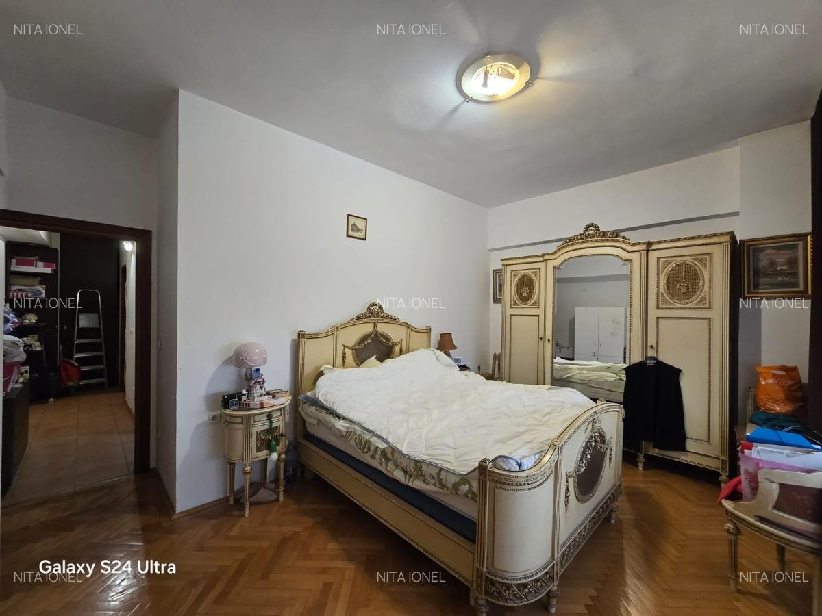 Apartament cu 3 camere decomandat, mobilat în P-ța Victoriei - 8