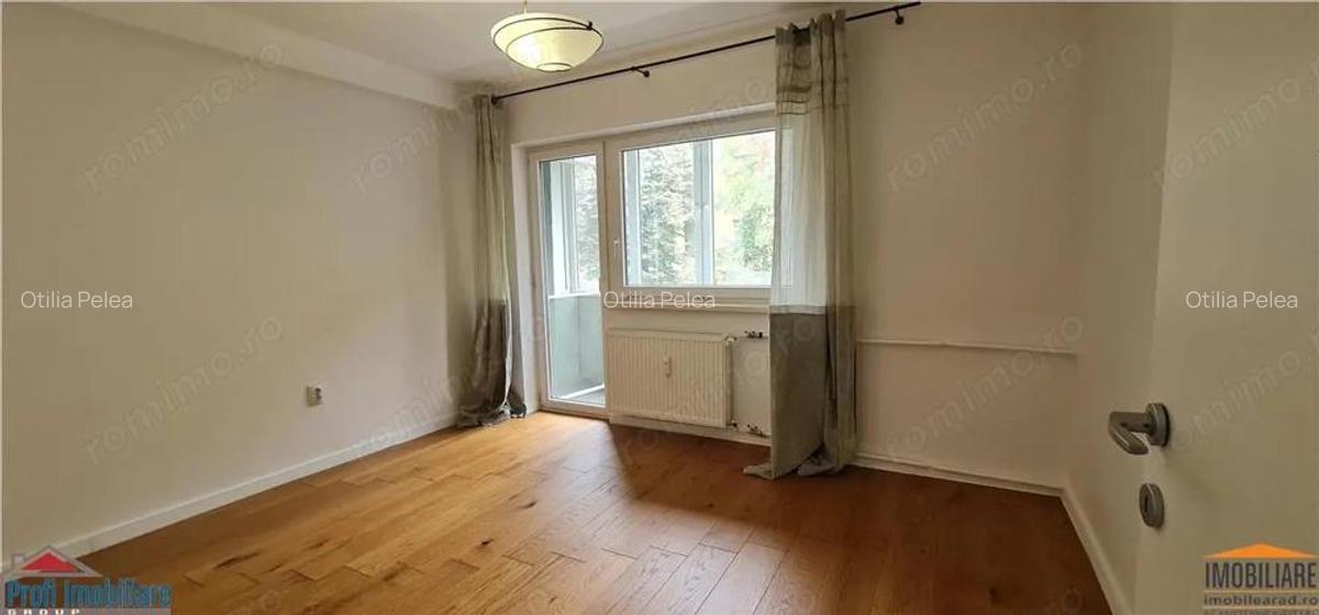 Apartament 2 camere et.1 pe B-dul Revolutiei, zona Banca ING Podgoria - 11