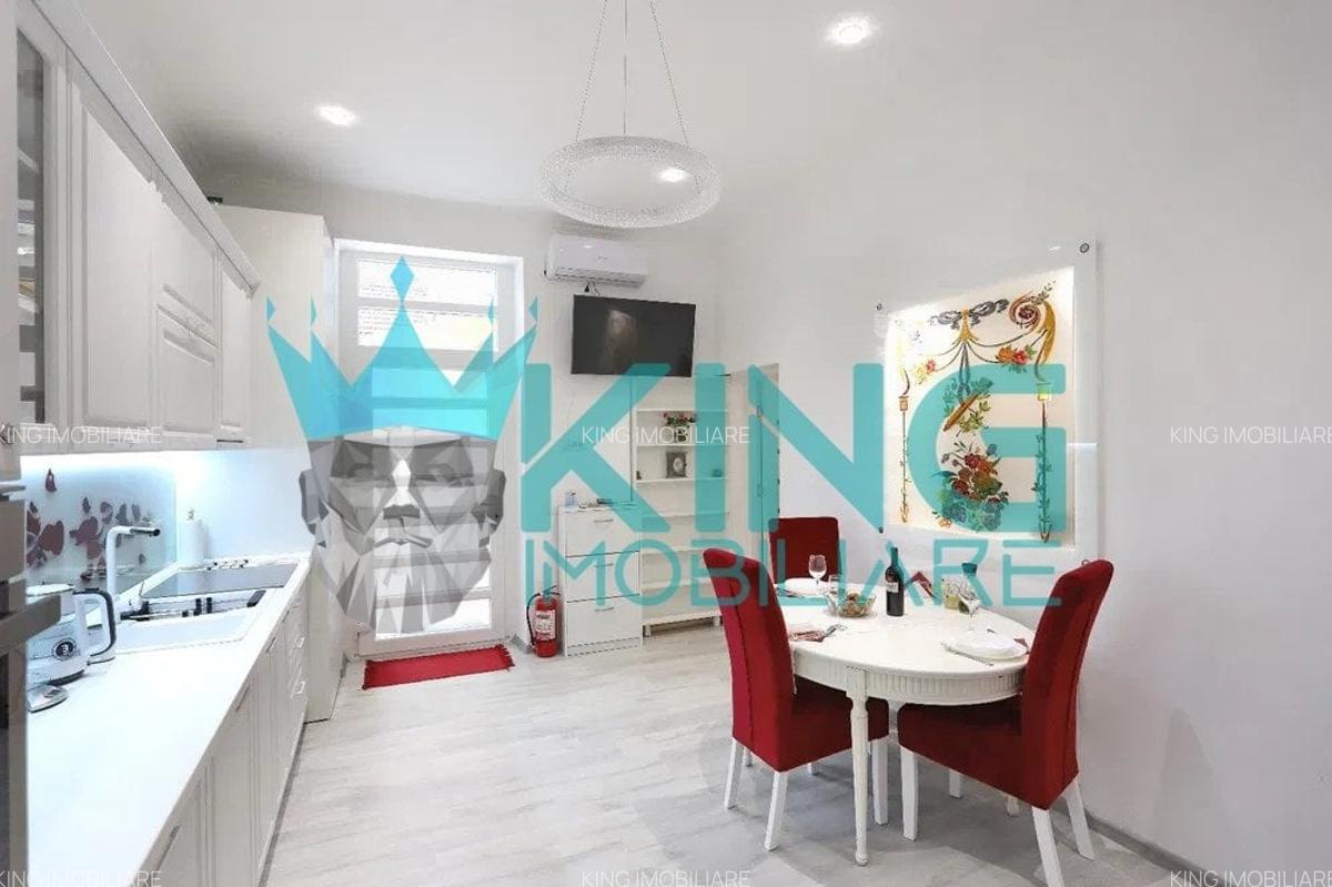 Apartament cu 4 camere decomandat în Central - 1