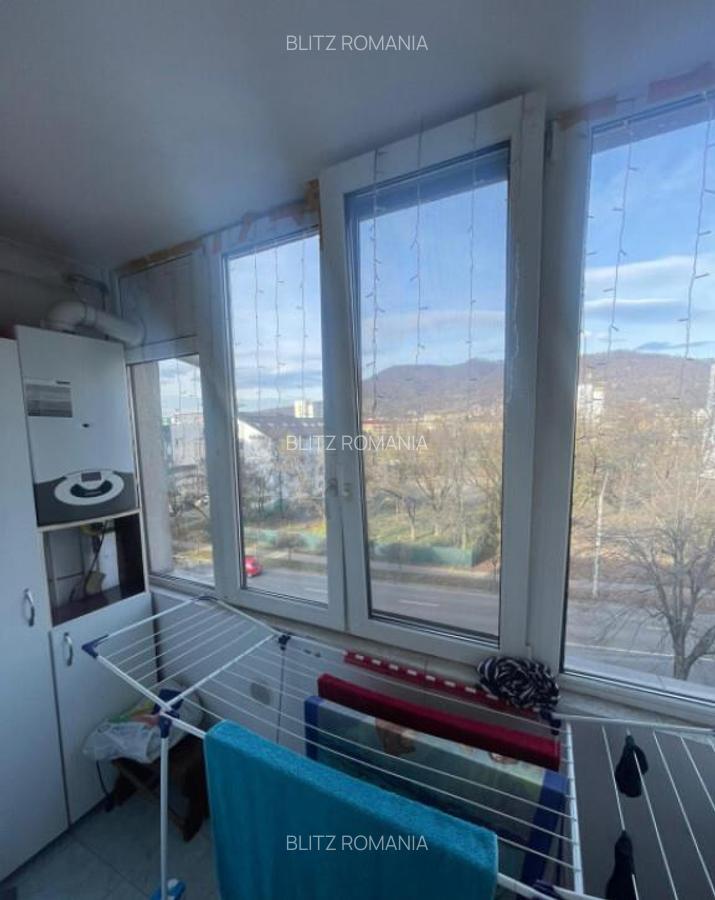 Apartament cu 3 camere, foarte spa?ios ?i bine compartimen - 9