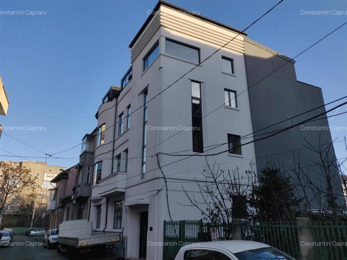 Vila de mari dimensiuni pretabila birouri - de vanzare - 1