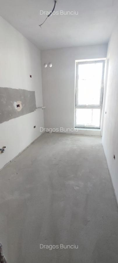 Apartament cu 2 camere decomandat în Apărătorii Patriei - 1