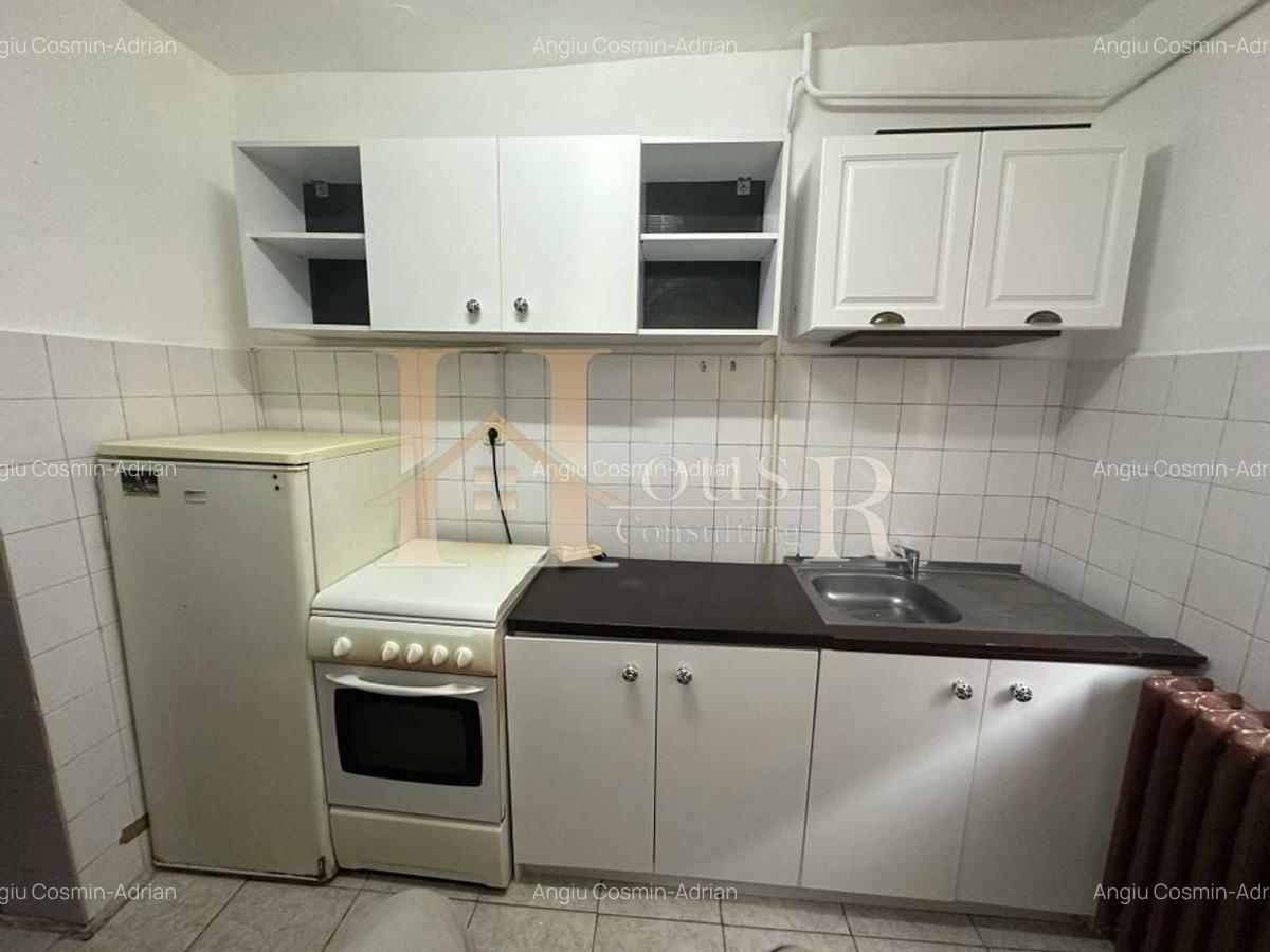 Parter inalt in bloc izolat. Decomandat. Bucatarie spatioasa. - 5