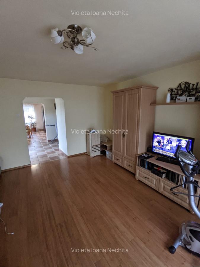 Casă cu etaj de vânzare, 5 camere, 2 băi, Dâmbu Rotund zona strada Livezeni - 20
