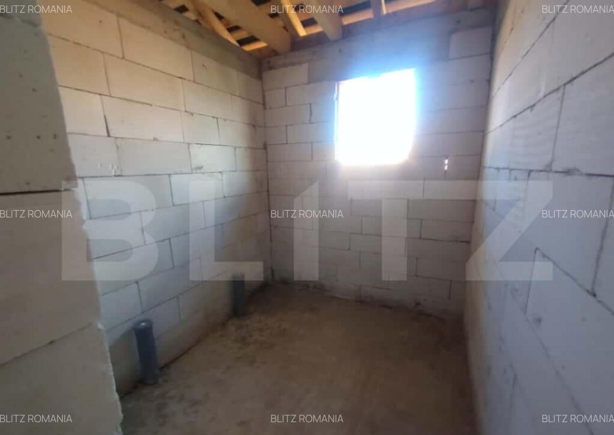 Casa cu 4 camere, 153 mp utili, teren 1000 mp extravilan, ut - 18