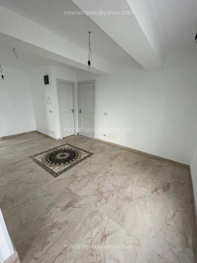 Discount mare, 2 camere lux, gata de mutare, comision 0 - 1